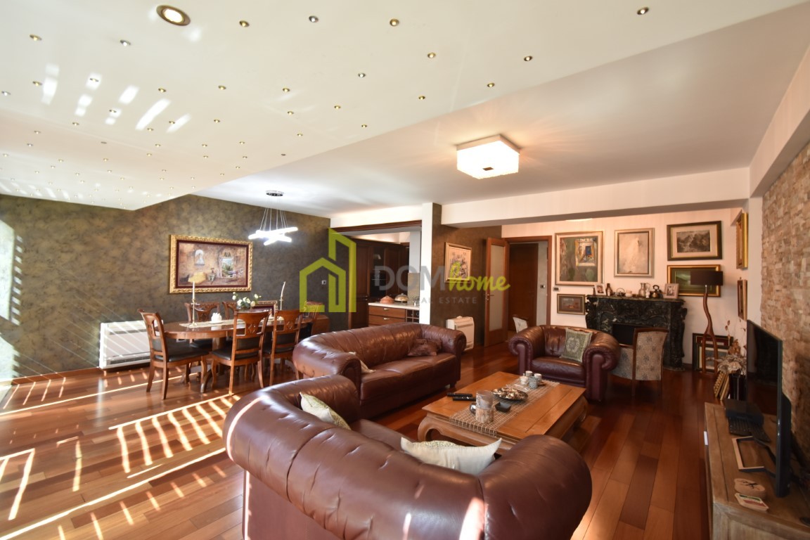 Četvorosoban stan 156m2, Preko Morače